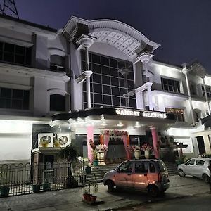 Hotel Samrat Heavens Мирут Exterior photo