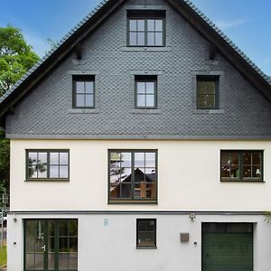 Spacious Semi Detached House With Wood Stove Located Directly On The Rennsteig Eisfeld Exterior photo