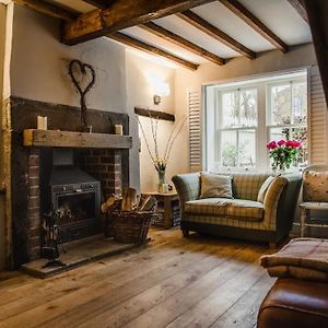 1800 Period Grade 2 Listed Cottage Addingham Exterior photo