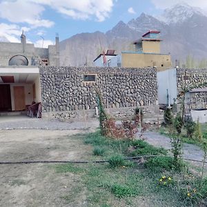 Baltistan Sarayee Hotel £ Guest House Скарду Exterior photo