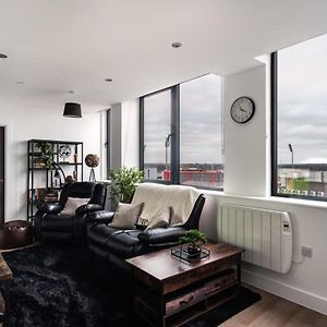 Smart 1 Bed Old Trafford Apartment Манчестър Exterior photo