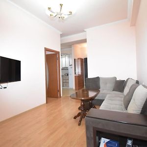 Cozy Apartment In Komitas Ереван Exterior photo