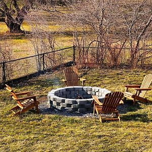 All Seasons Cottage - Game Room - Firepit By Zen Living Short Term Rental Лурей Exterior photo