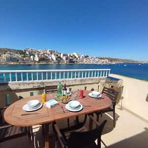 Blue Harbour Seafront Penthouse With Large Terrace With Panoramic Sea Views - By Getawaysmalta Apartment Сейнт Полс Бей Exterior photo