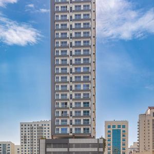 Afaq Tower Apartment Манама Exterior photo