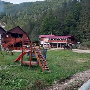 La Marian Pensiune Restaurant Hotel Munună Exterior photo