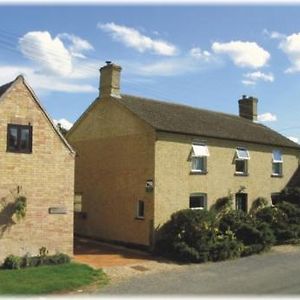 Ye Olde Globe & Chequers Hotel Хънтингдън Exterior photo