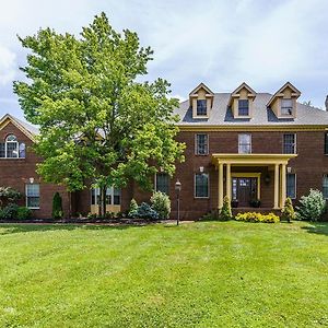 Beautiful Country Estate Basement Apartment Ричмънд Exterior photo