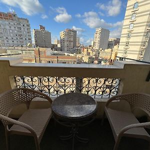 Charming Downtown Apartment Александрия Exterior photo