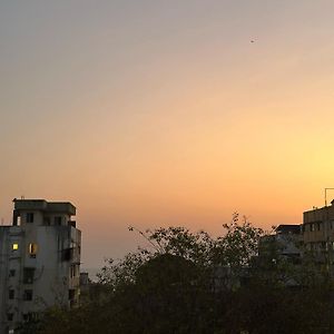 Satguru Building Apartment Мумбай Exterior photo