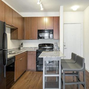 Landing At Axis Waterfront - 1 Bedroom In Downtown Benbrook Форт Уорт Exterior photo
