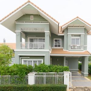 ็Hill Lake Villa - ฮิลล์เลค วิลล่า Чиангмай Exterior photo