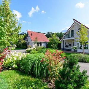 De Mors Bungalow Nabij Zwembad En Golfbaan Villa Делден Exterior photo