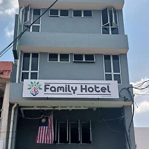 Family Hotel Куала Кубу Бару Exterior photo