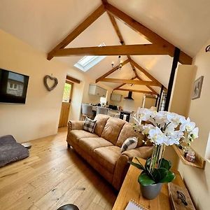 Dog Friendly Barn Conversion In The Wye Valley Mitchel Troy Exterior photo
