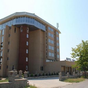 Hotel Feni Кавадарци Exterior photo