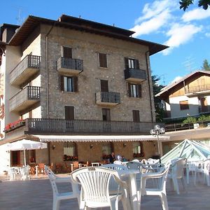 Hotel Carrara Серина Exterior photo