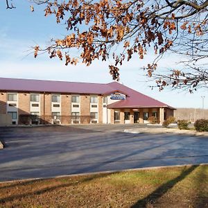 Baymont By Wyndham Warrenton Hotel Exterior photo