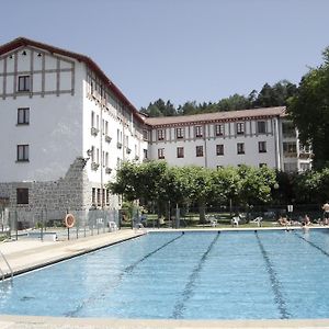 Hostal Ayestaran I Hotel Лекунбери Exterior photo