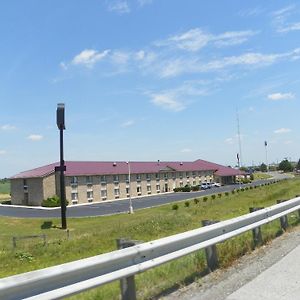 Royalton Inn & Suites Upper Sandusky Exterior photo