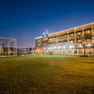 Hotel Vasdaa Grand Дехрадун Exterior photo