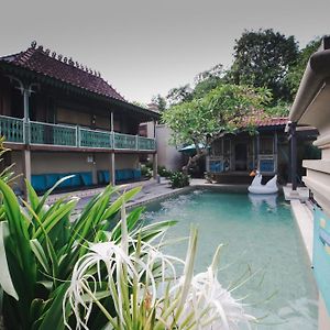 Ubu Villa Donolayan - 4 Bedrooms Villa In Yogyakarta Ngaglik Exterior photo