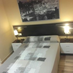 Pension Avenida Hotel Вилафранка дел Пенедес Room photo