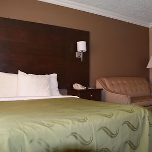 Quality Inn & Conference Centre Festival Стратфорд Room photo