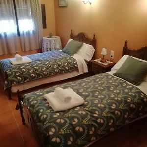 Cal Pons Bed & Breakfast Прадес Room photo