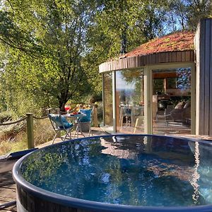 Luxury Romantic Roundhouse And Hot Tub For Two Глазгоу Exterior photo
