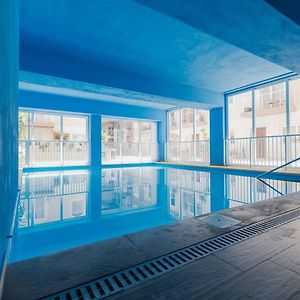 Onebed Apartment With Shared Pool And Gym ! Сейнт Полс Бей Exterior photo