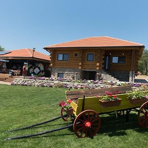 Kesti Za Gosti Stara Golitza Hotel Burdarevo Exterior photo