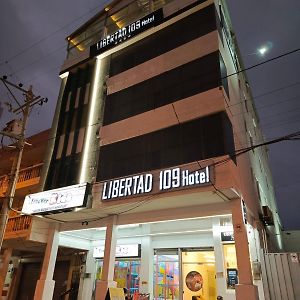 Libertad 109 Hotel Con Generador Electrico Ла Либертад Exterior photo