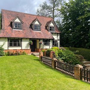 Classic Chilterns Cottage In Lovely Countryside Бекънсфийлд Exterior photo