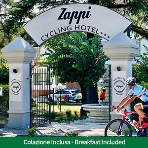 Zappi Cycling Hotel Риоло Терме Exterior photo