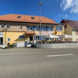 Restaurant Pierre Pertuis Hotel Sonceboz-Sombeval Exterior photo