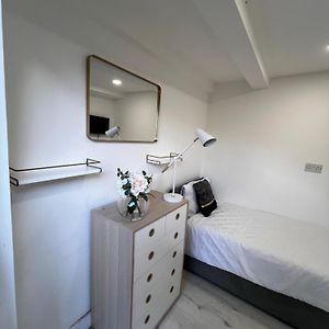 Lovely Ensuite Room In Corby Рокингам Exterior photo