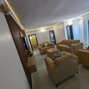 King-Size 2-Bed-Apt With 24Hrs Pwr & Wifi Apartment Лагос Exterior photo