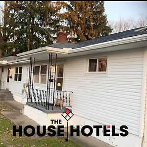 The House Hotels - Whole House Erie Street Куахога Фолс Exterior photo