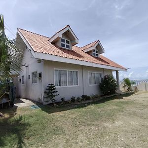 Sea Breeze Beachfront Villa Cebu Argao Exterior photo