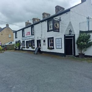 Craven Heifer Hotel Карнфорт Exterior photo