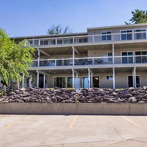 Lakefront Condo-Huge Patio, Day Dock, Beach Front Поулсън Exterior photo