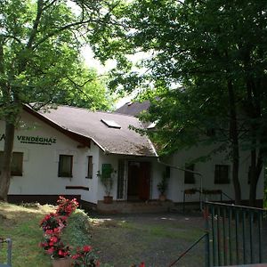 Trofea Vendeghaz Hotel Бюксенткерест Exterior photo