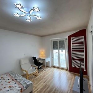 Room With Balcony In Neuburg Нойбург ан дер Донау Exterior photo