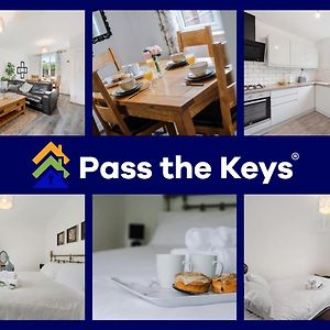 Pass The Keys Prime Location 3-Bed Home Near Manchester Airport - Ideal For Families & Groups Чийдъл Exterior photo