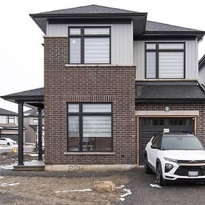 Peaceful House At Barrhaven Ottawa Villa Exterior photo