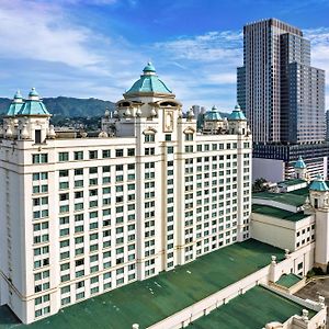 Waterfront Cebu City Hotel & Casino Exterior photo