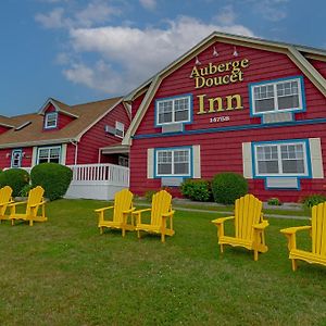 Auberge Doucet Inn Chéticamp Exterior photo