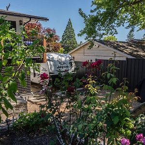 Chic Rv Retreat, Stunning Yard In Roseburg Hotel Exterior photo