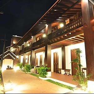 Khonpasong Hote 2F Hotel Виентиане Exterior photo